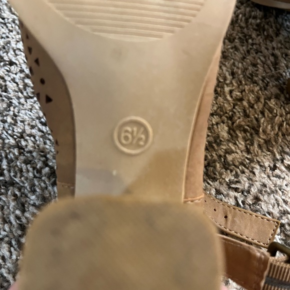 Universal Thread Block- Heeled Sandals - Picture 2 of 5